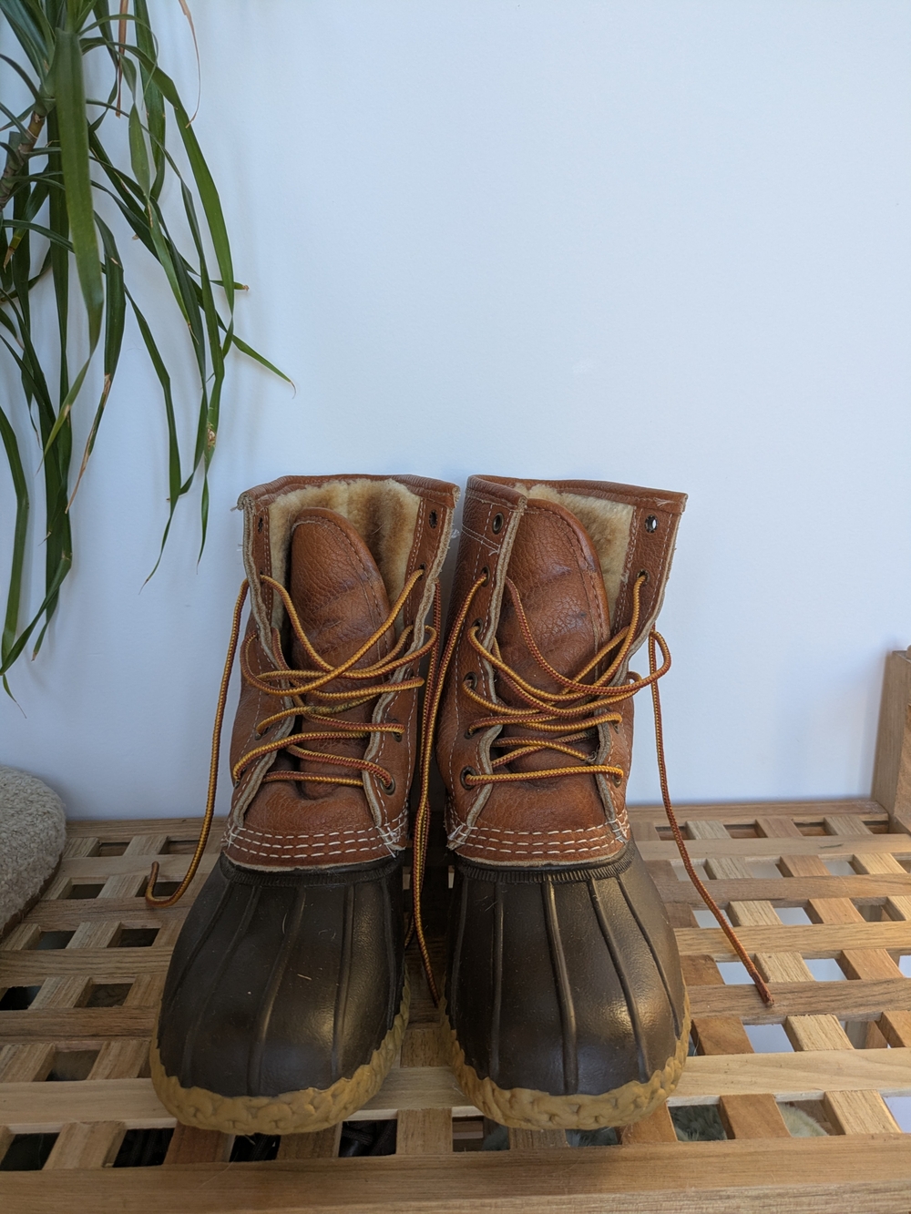 L.L.Bean Bean Boots Shearling Lined Leather Duck Boots Size 6